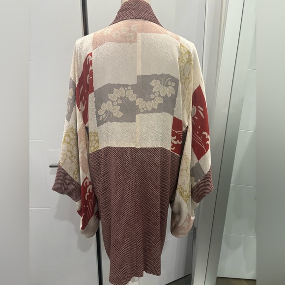 Gorgeous Vintage Japanese Kimono - Picture 14 of 17
